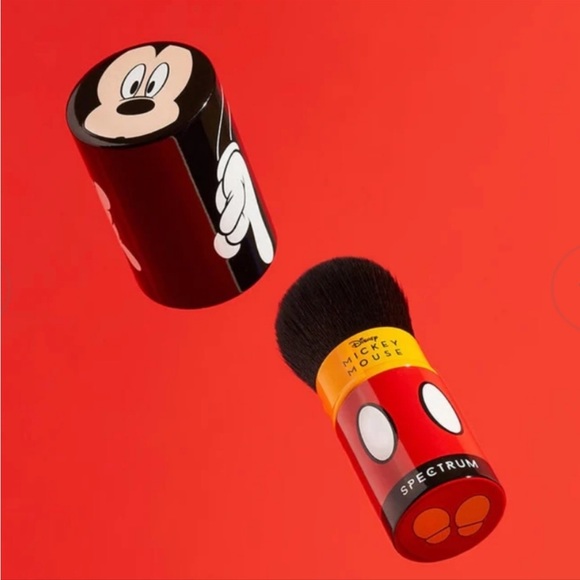 Mickey Mouse x Spectrum Collections Makeup Bag & Brush Bundle Set Collection - Picture 7 of 10